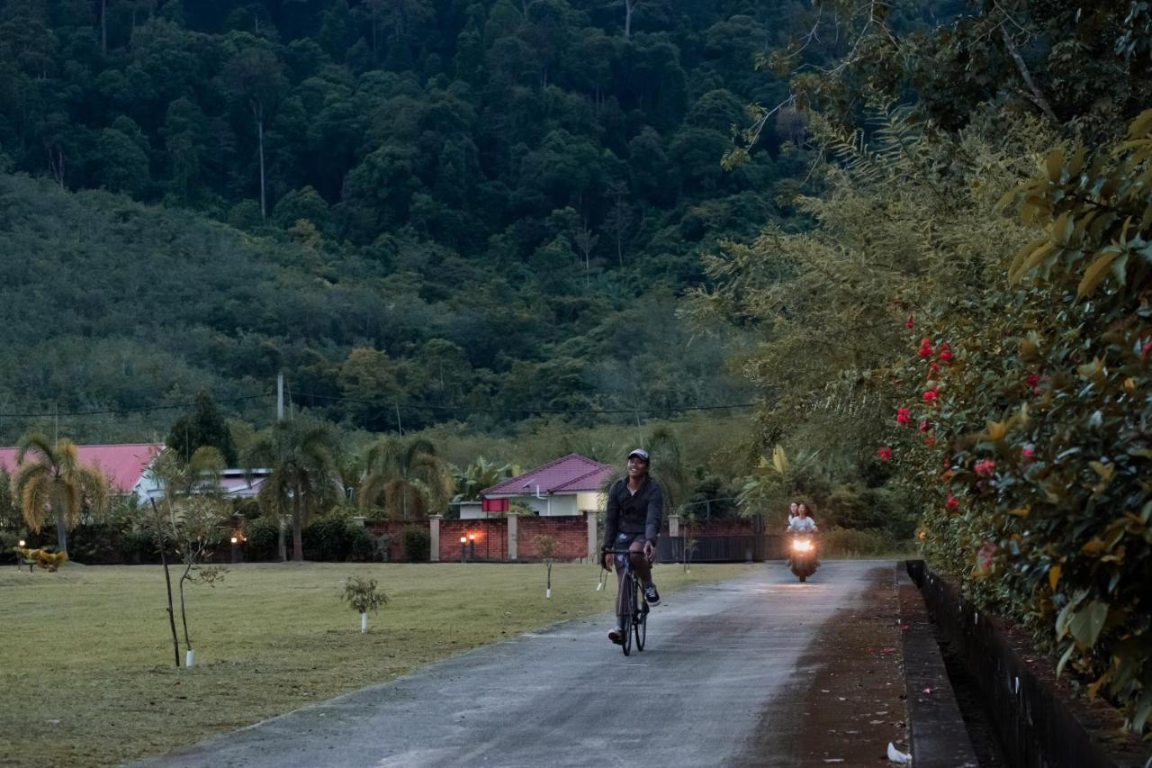 Sembilan Langkawi Villa Padang Mat Sirat Bagian luar foto